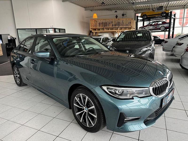 Gebraucht BMW 320 Advantage 184 PS (135 kW) 2020 Blau Limousine