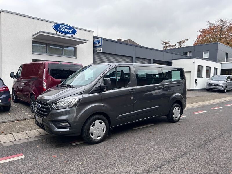 Grau Gebraucht 2023 Ford Tourneo Custom Trend Van / Kleinbus | 39.990 € - Bild 1/4