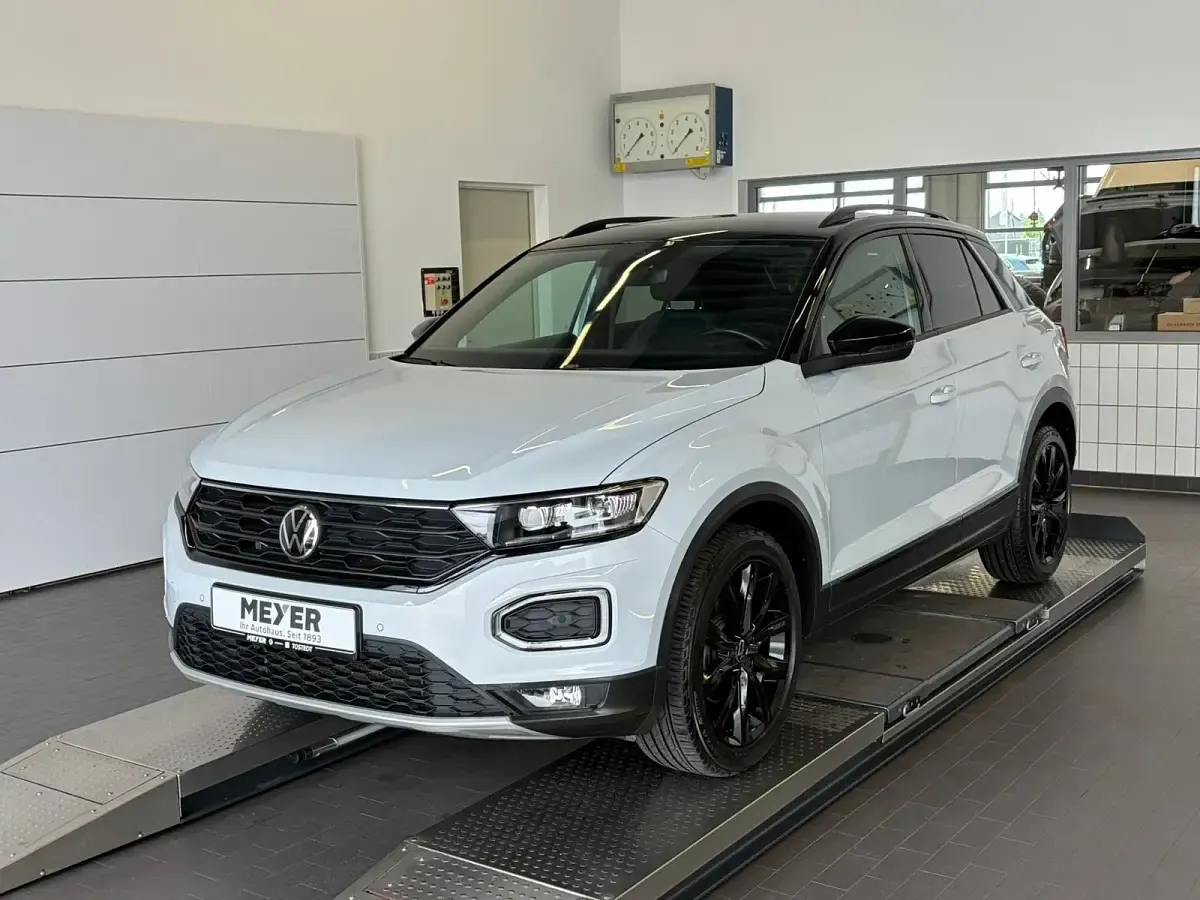 Gebraucht VW T-Roc Sportline 150 PS (110 kW) 2021 White silver metallic SUV