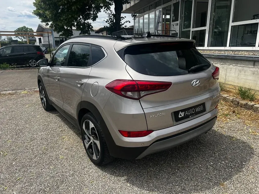Gebraucht Hyundai Tucson Style 177 PS (130 kW) 2016 Beige SUV