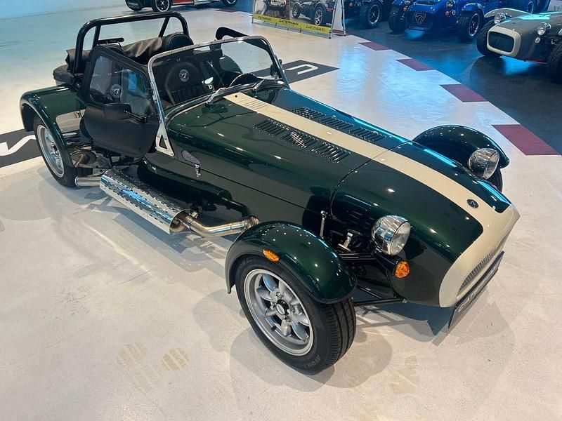 Neu Caterham Seven 170 PS (125 kW) 2025 Grün Cabrio