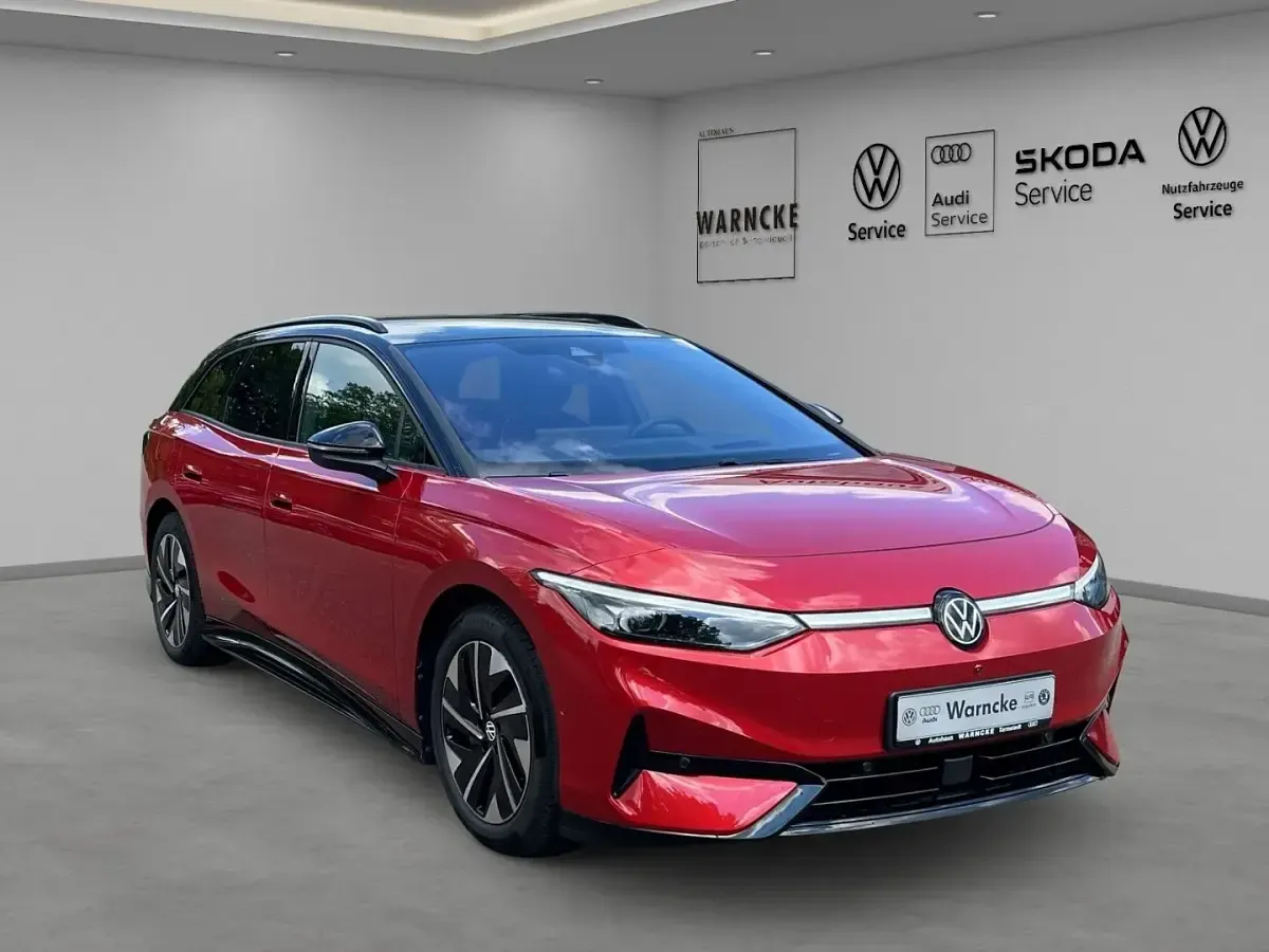 Gebraucht VW ID.7 Pro 210 kW (286 PS) 2025 Rot Kombi