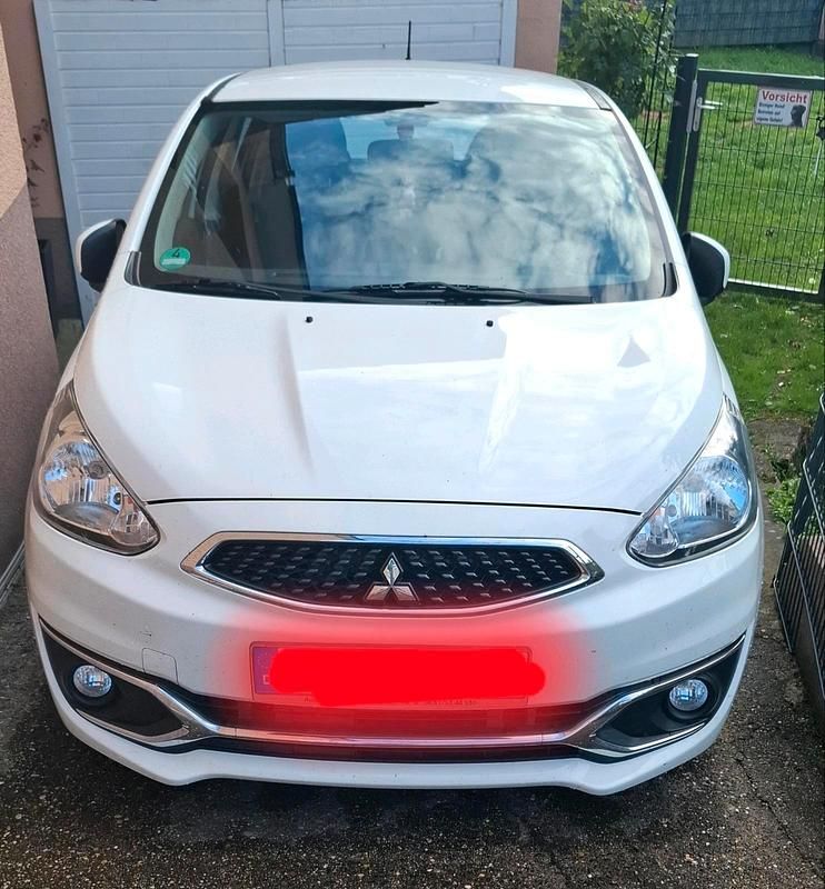 Weiß Gebraucht 2017 Mitsubishi Space Star Limousine | 4.900 € (Guter Preis) - Bild 1/4