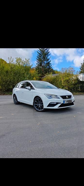 Weiß Gebraucht 2019 Seat Leon ST FR Kombi | 18.490 € (Etwas zu teuer) - Bild 1/4