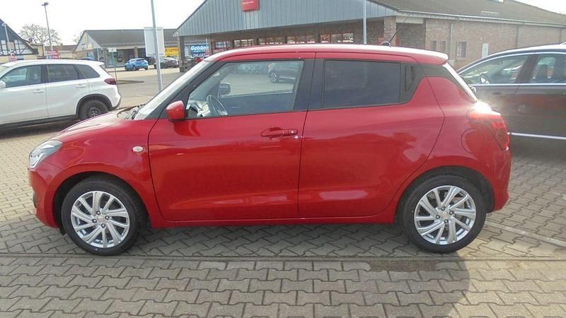 Gebraucht Suzuki Swift Comfort 83 PS (61 kW) 2021 Rot Kleinwagen