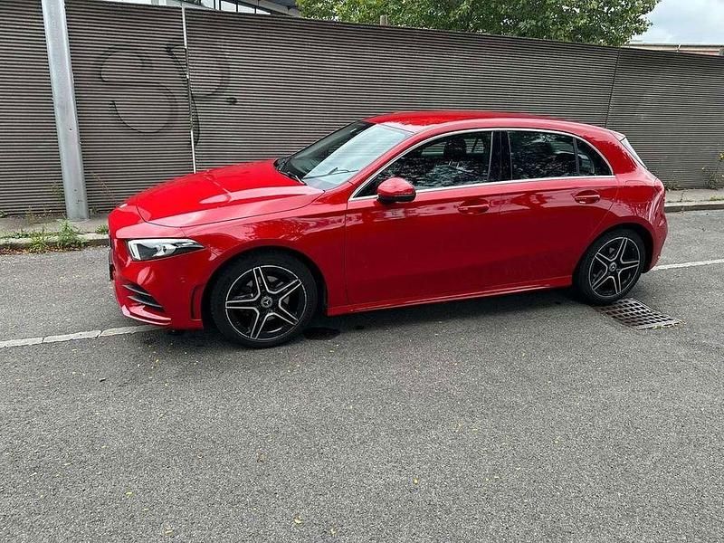 Rot Gebraucht 2019 Mercedes A200 Limousine | 19.599 € (Fairer Preis) - Bild 1/4