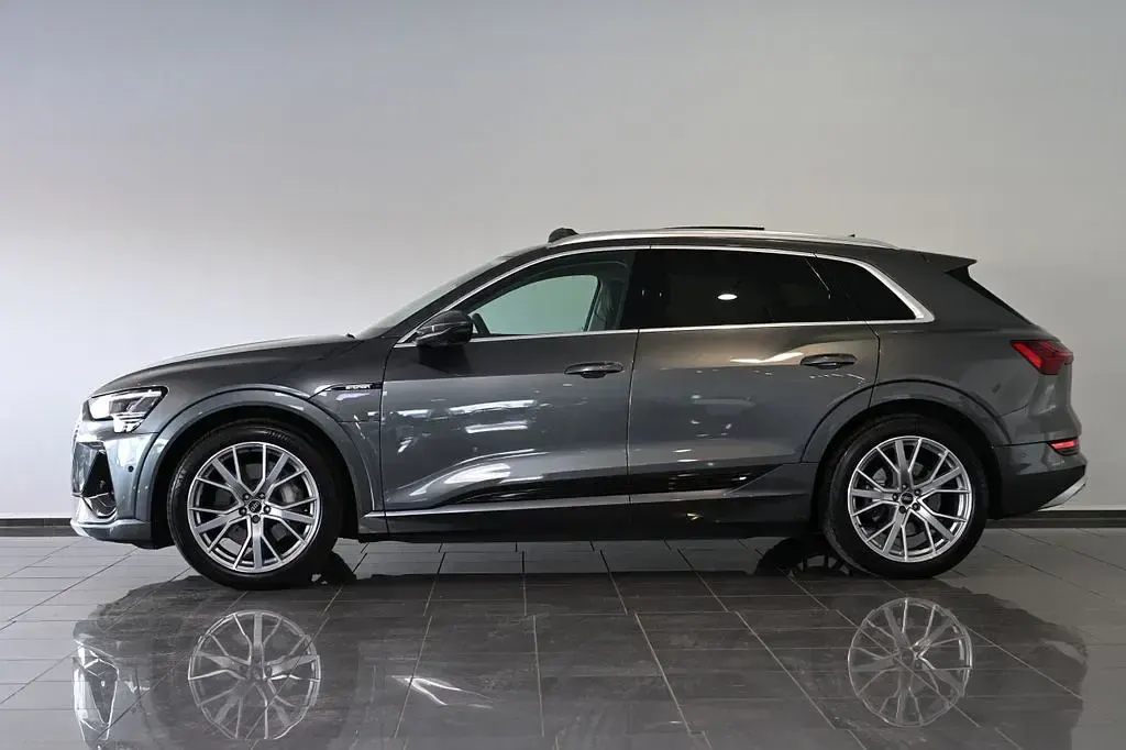 Gebraucht Audi e-tron S-Line 300 kW (408 PS) 2020 Grau SUV