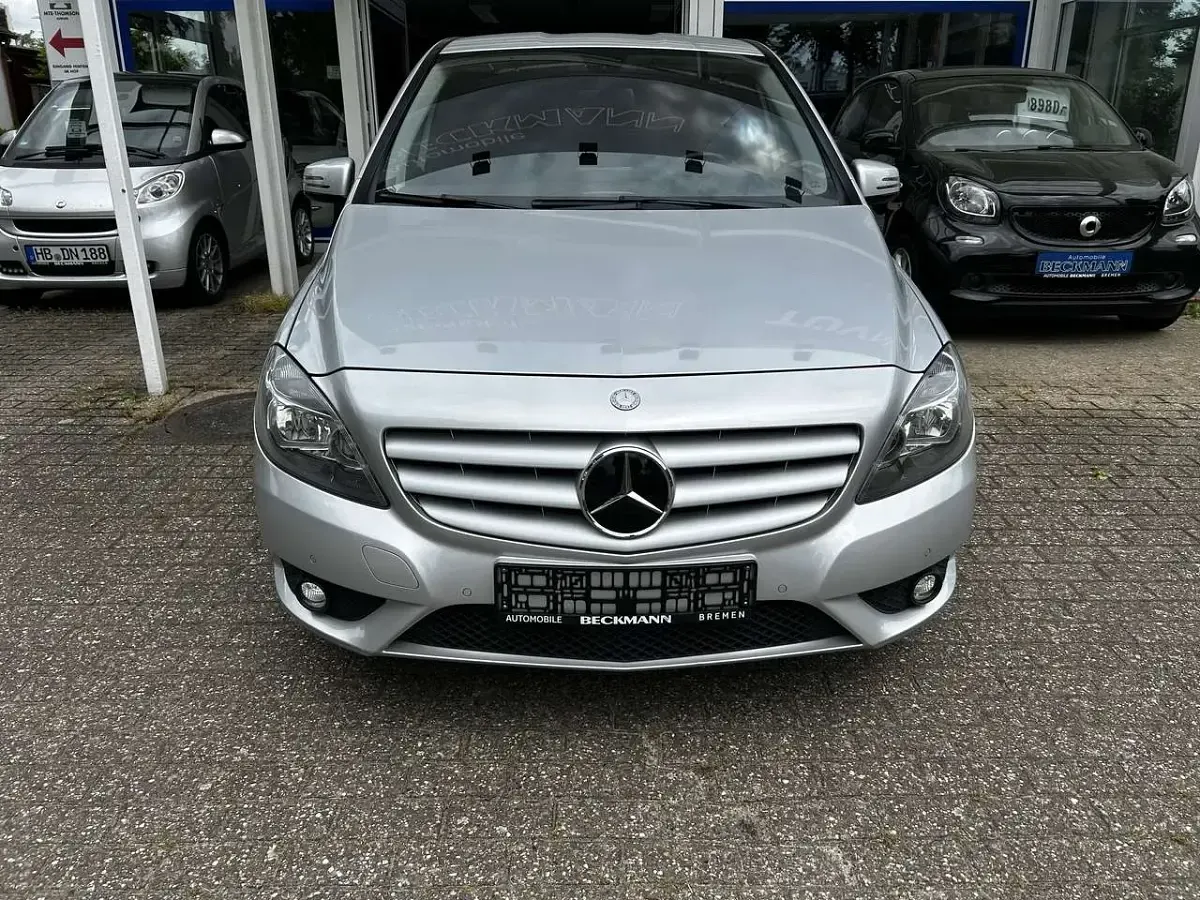 Gebraucht Mercedes B200 156 PS (114 kW) 2013 Polarsilber  metalliclack Kleinwagen