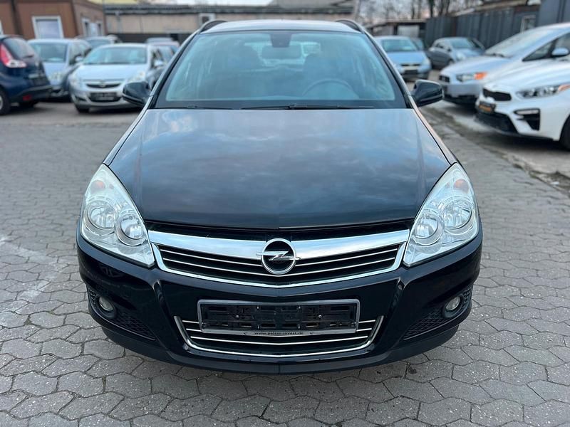 Gebraucht Opel Astra Edition 90 PS (66 kW) 2010 Schwarz Kombi