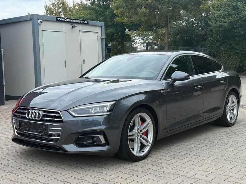 Grau Gebraucht 2019 Audi A5 Sportback S-Line Kleinwagen | 28.999 € (Superpreis) - Bild 1/4