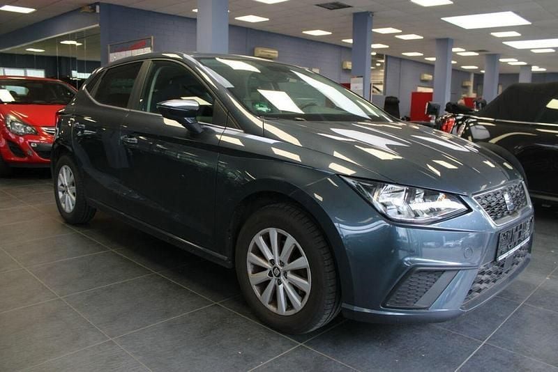 Grau Gebraucht 2018 Seat Ibiza Style Limousine | 14.980 € (Fairer Preis) - Bild 1/4