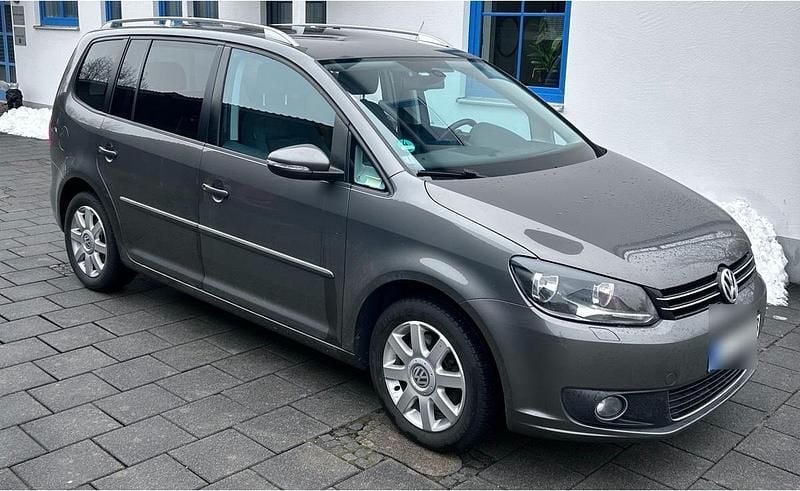 Gebraucht VW Touran 140 PS (102 kW) 2014 Grau Van / Kleinbus