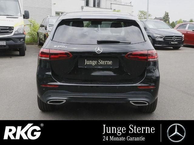 Gebraucht Mercedes B250e 218 PS (160 kW) 2021 Van / Kleinbus