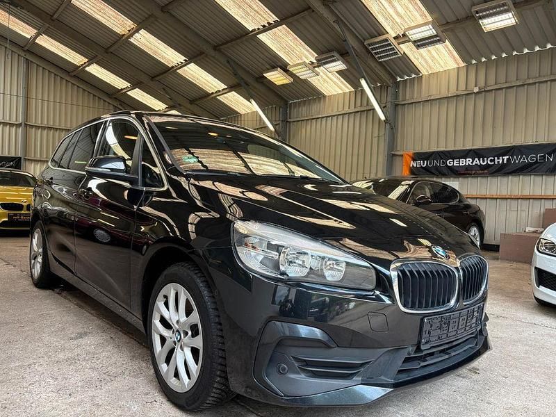Schwarz Gebraucht 2019 BMW 218 Gran Tourer Advantage Van / Kleinbus | 7.950 € (Fairer Preis) - Bild 1/4