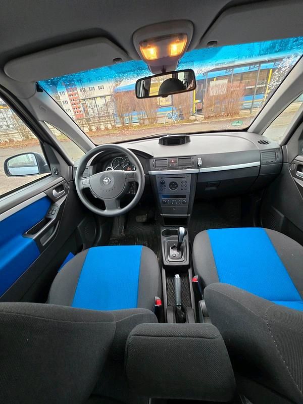 Używany Opel Meriva 125 KM (91 kW) 2003 Srebrny Minivan