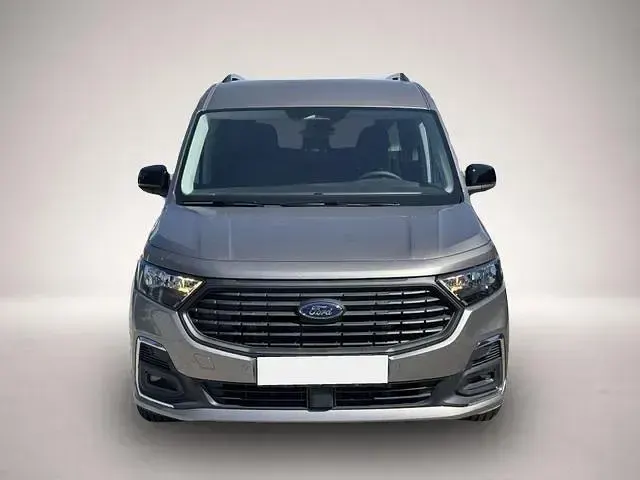 Neu Ford Tourneo Titanium 116 PS (85 kW) 2026 Manufacturer Van / Kleinbus