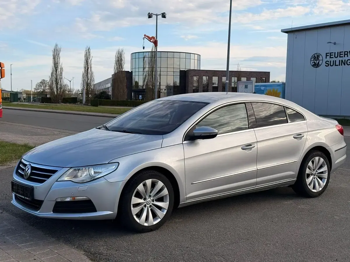 Gebraucht VW Passat Individual 140 PS (102 kW) 2009 Silber Coupé