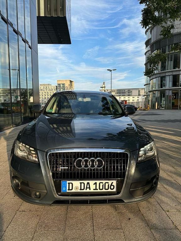 Grau Gebraucht 2009 Audi Q5 SUV | 9.000 € (Superpreis) - Bild 1/4