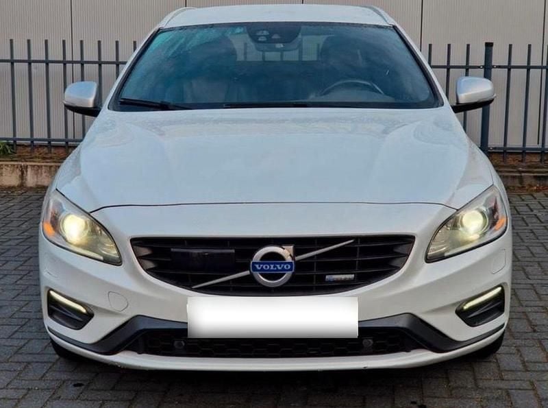 Gebraucht Volvo V60 R-Design 220 PS (161 kW) 2014 Weiß Kombi