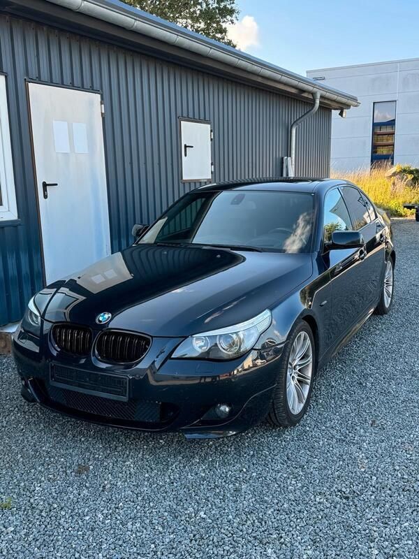 Schwarz Gebraucht 2005 BMW 545 M Sport Limousine | 9.999 € (Teuer) - Bild 1/4