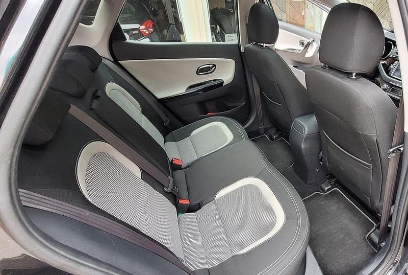 Gebraucht Kia Ceed Spirit 136 PS (100 kW) 2016 Schwarz Kleinwagen