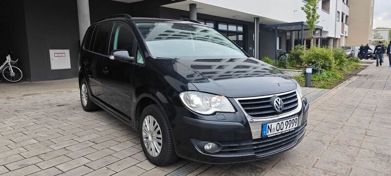 Schwarz Gebraucht 2008 VW Touran Highline Van / Kleinbus | 2.900 € (Guter Preis) - Bild 1/4