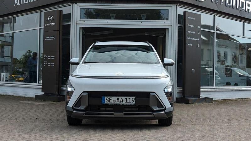 Gebraucht Hyundai Kona Trend 120 PS (88 kW) 2024 Weiß SUV