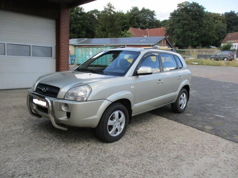 Silber Gebraucht 2008 Hyundai Tucson SUV | 3.490 € (Guter Preis) - Bild 1/4