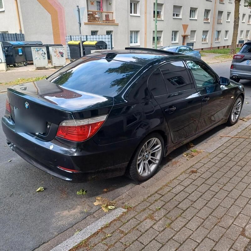 Schwarz Gebraucht 2007 BMW 530 Limousine | 4.600 € (Superpreis) - Bild 1/4