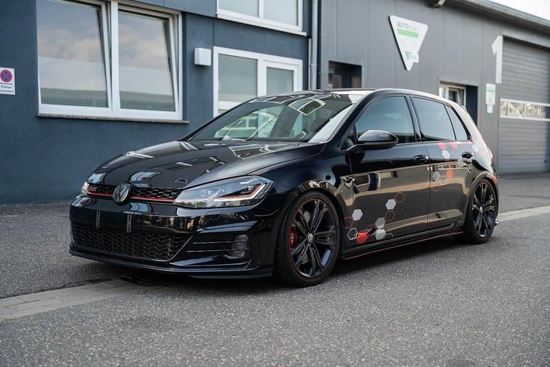 Schwarz Gebraucht 2019 VW Golf GTI Coupé | 23.500 € (Etwas zu teuer) - Bild 1/4