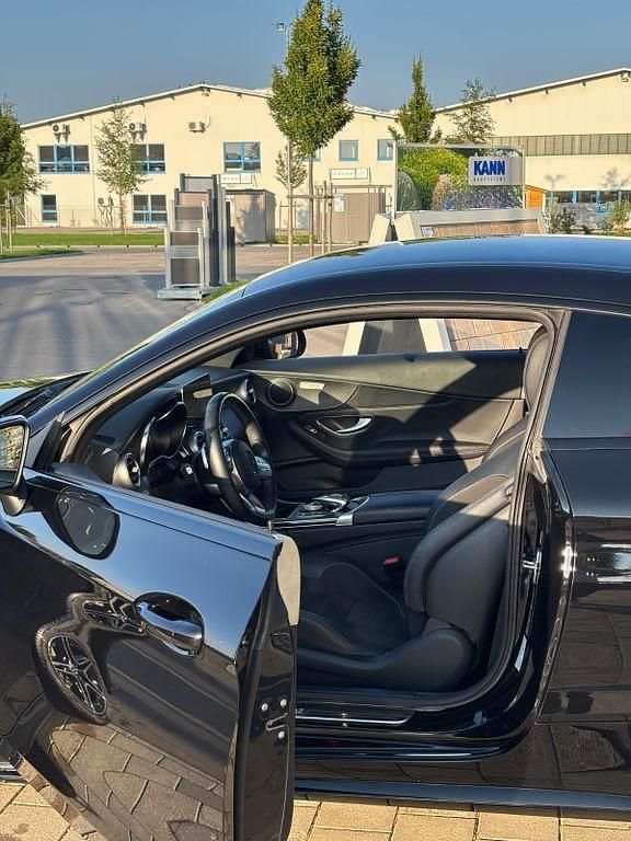 Gebraucht Mercedes C200 Night 184 PS (135 kW) 2020 Schwarz Coupé