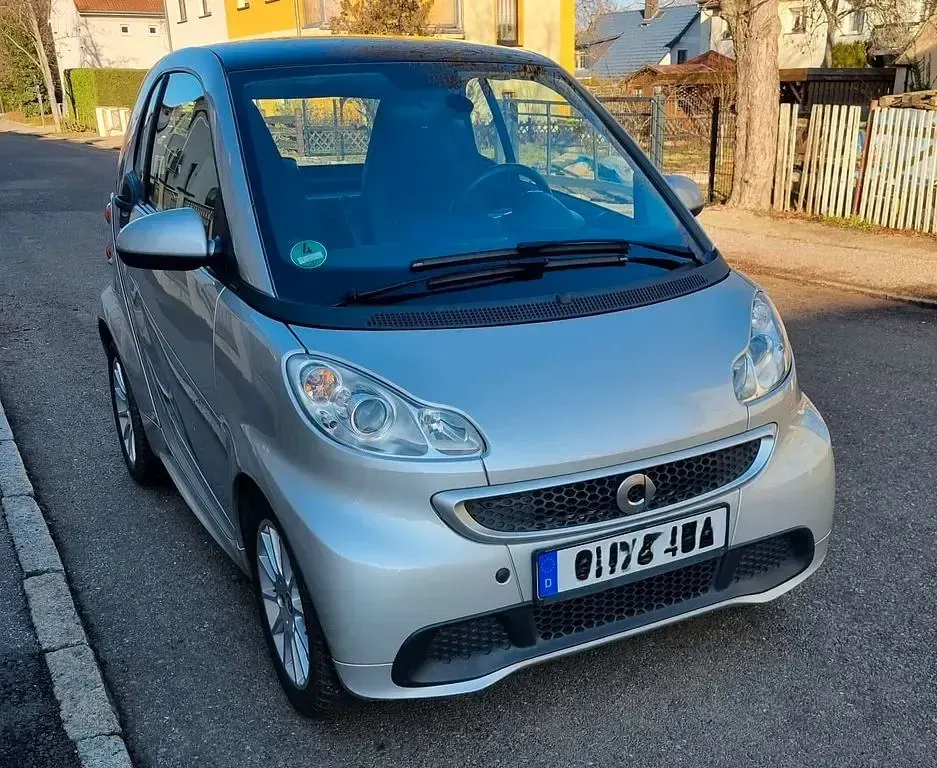 Gebraucht Smart ForTwo Coupé Passion 71 PS (52 kW) 2012 Silber Coupé