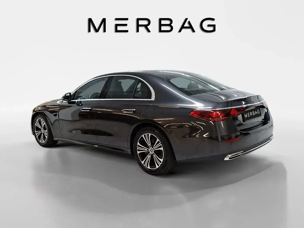 Gebraucht Mercedes E220 Advanced 197 PS (144 kW) 2025 Grau Limousine