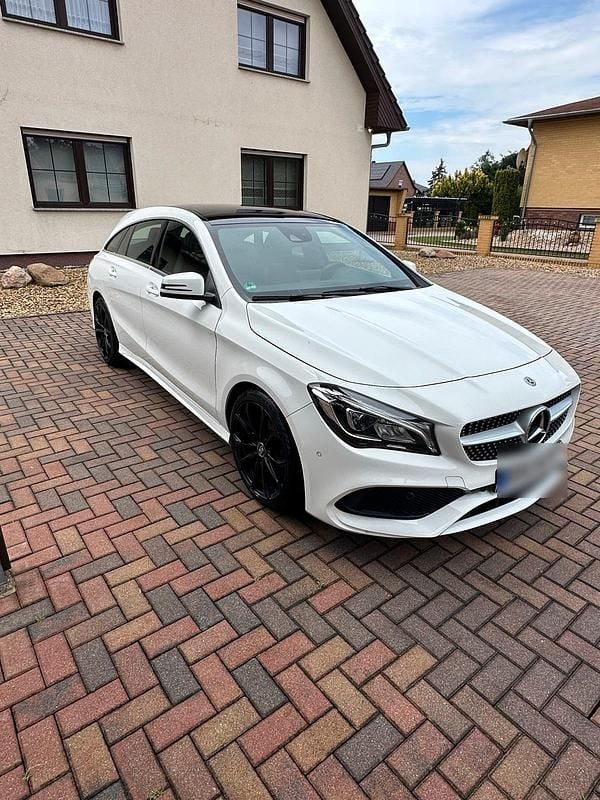 Weiß Gebraucht 2019 Mercedes CLA180 Shooting Brake AMG line Kombi | 22.000 € (Etwas zu teuer) - Bild 1/4