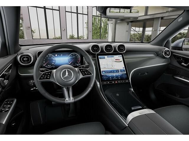Gebraucht Mercedes GLC200 Advanced Plus 204 PS (150 kW) 2024 Silber / hightechsilber SUV