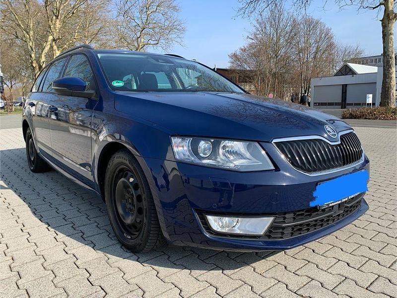 Gebraucht Skoda Octavia 150 PS (110 kW) 2015 Blau Kleinwagen