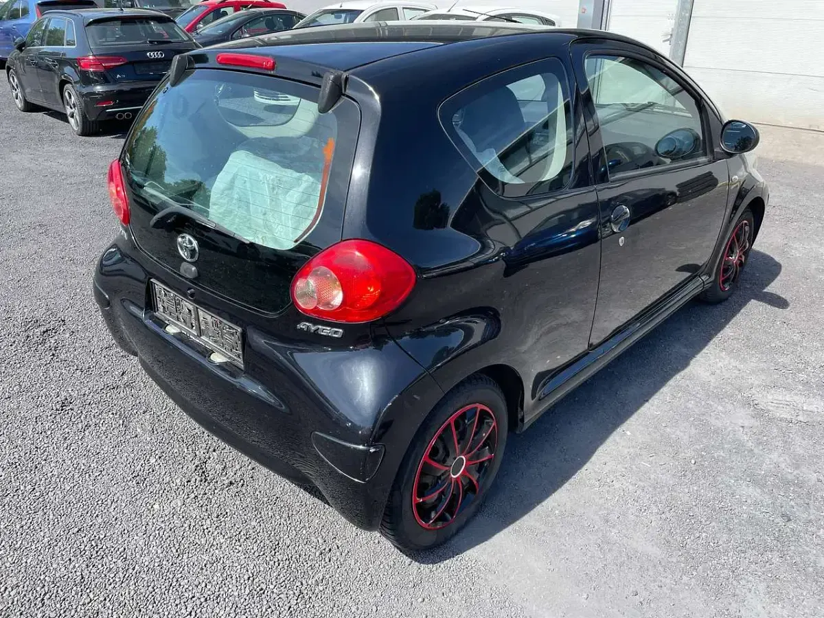 Gebraucht Toyota Aygo Basis 68 PS (50 kW) 2007 Schwarz Kleinwagen