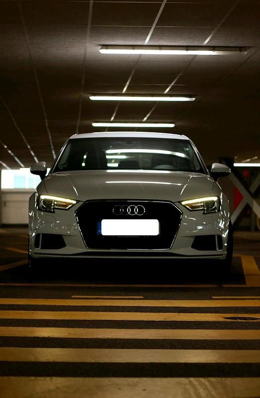 Weiß Gebraucht 2019 Audi A3 Limousine | 14.901 € (Superpreis) - Bild 1/4
