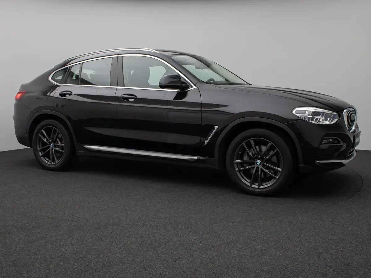 Gebraucht BMW X4 xLine 252 PS (185 kW) 2021 Saphirschwarz metallic475schwarz SUV