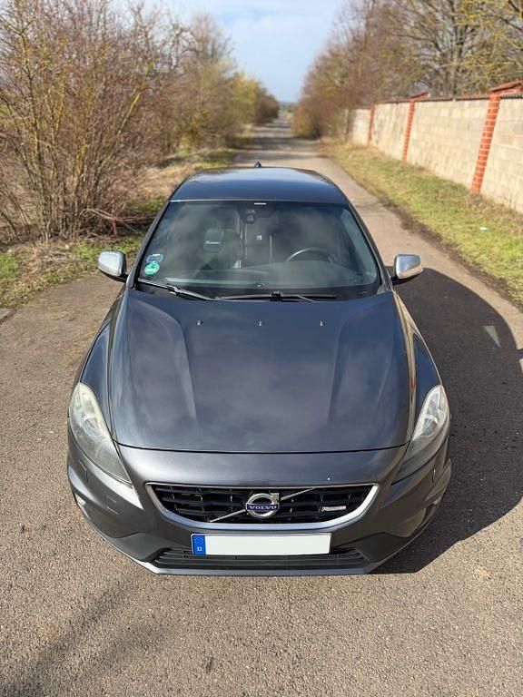 Gebraucht Volvo V40 R-Design 114 PS (83 kW) 2013 Grau Limousine