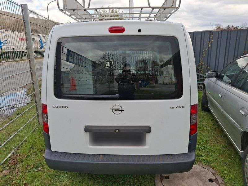 Gebraucht Opel Combo 93 PS (68 kW) 2007 Weiß Van / Kleinbus