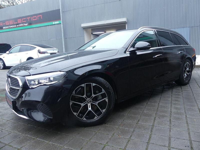 Gebraucht Mercedes E200 Advanced Plus 227 PS (166 kW) 2024 Obsidianschwarz Kombi