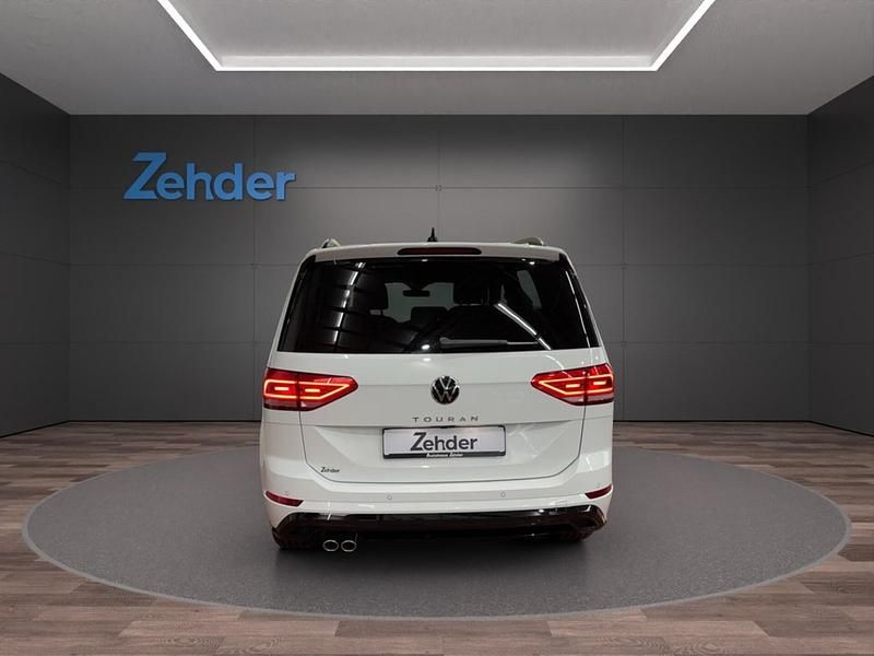 Gebraucht VW Touran Highline 150 PS (110 kW) 2025 Weiß Van / Kleinbus
