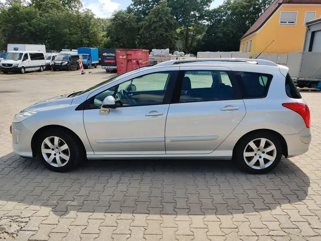 Gebraucht Peugeot 308 109 PS (80 kW) 2008 Silber Limousine