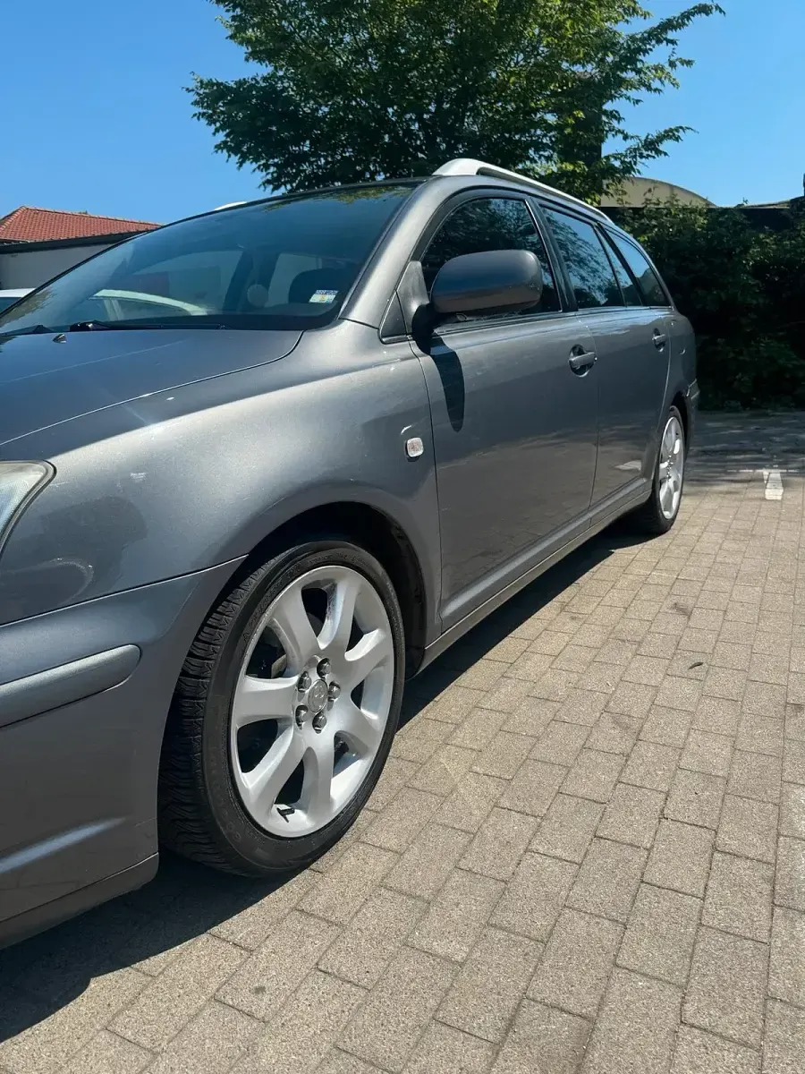 Gebraucht Toyota Avensis 147 PS (108 kW) 2004 Kombi