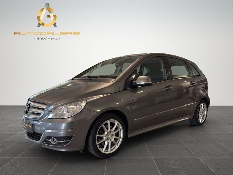 Grau Gebraucht 2009 Mercedes B200 Van / Kleinbus | 10.999 € - Bild 1/4