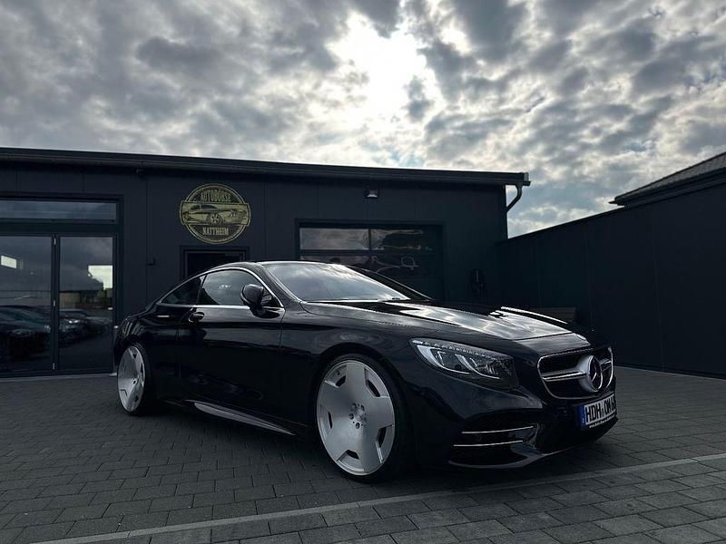 Obsidianschwarz metalliclack Gebraucht 2017 Mercedes S560 Limousine | 64.999 € - Bild 1/4