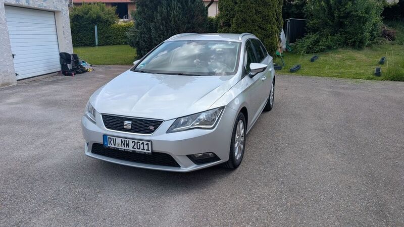 Silber Gebraucht 2016 Seat Leon ST Style Kombi | 9.900 € (Superpreis) - Bild 1/4