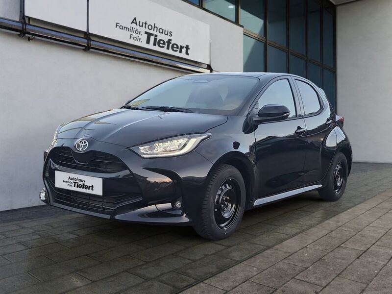 Andere farbe Gebraucht 2022 Toyota Yaris Hybrid Team Kleinwagen | 24.980 € (Teuer) - Bild 1/4