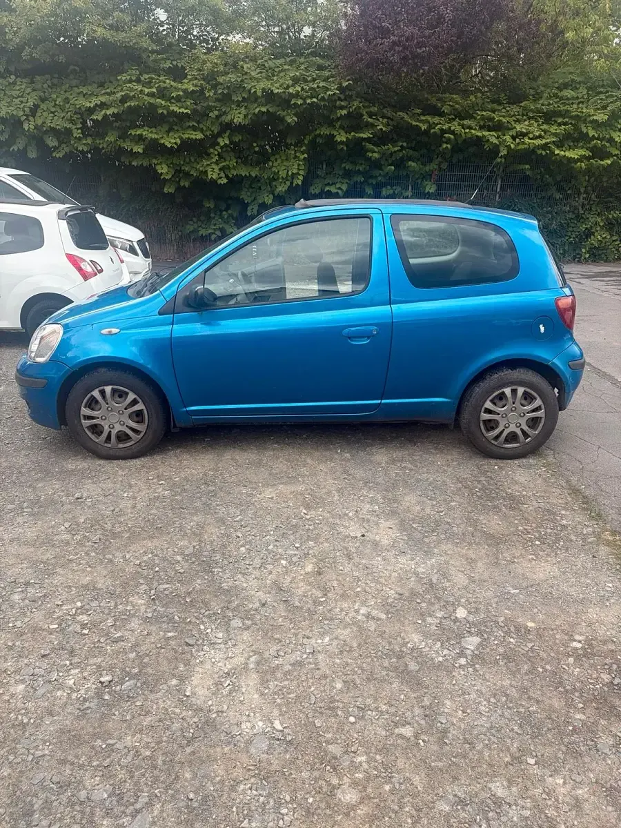 Gebraucht Toyota Yaris 65 PS (47 kW) 2004 Blau Kleinwagen